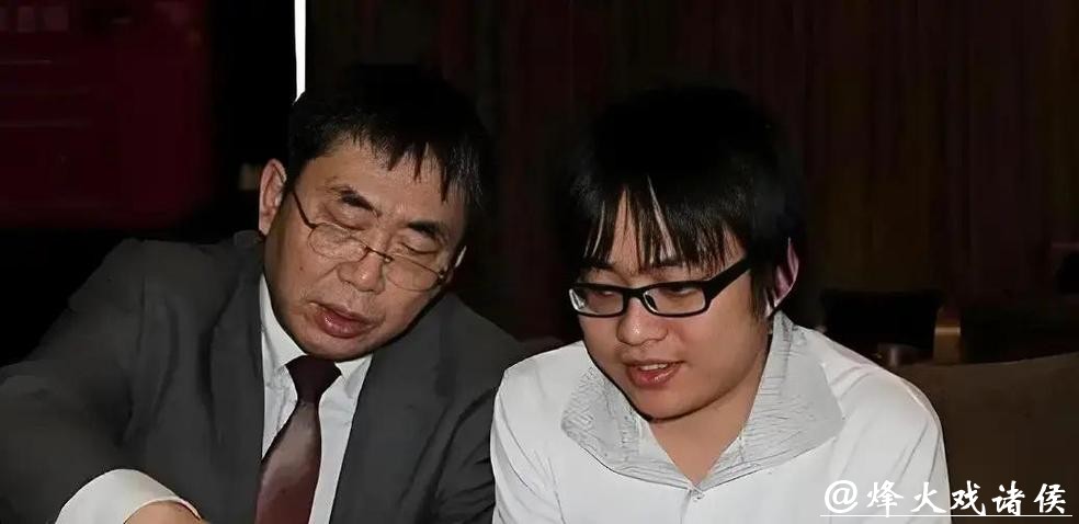 聂卫平长子孔令文谈家庭往事:父亲曾打我,选择去日本的背后原因揭晓 聂卫平长子孔令文谈家庭往事:父亲曾打我,选择去日本的背后原因揭晓